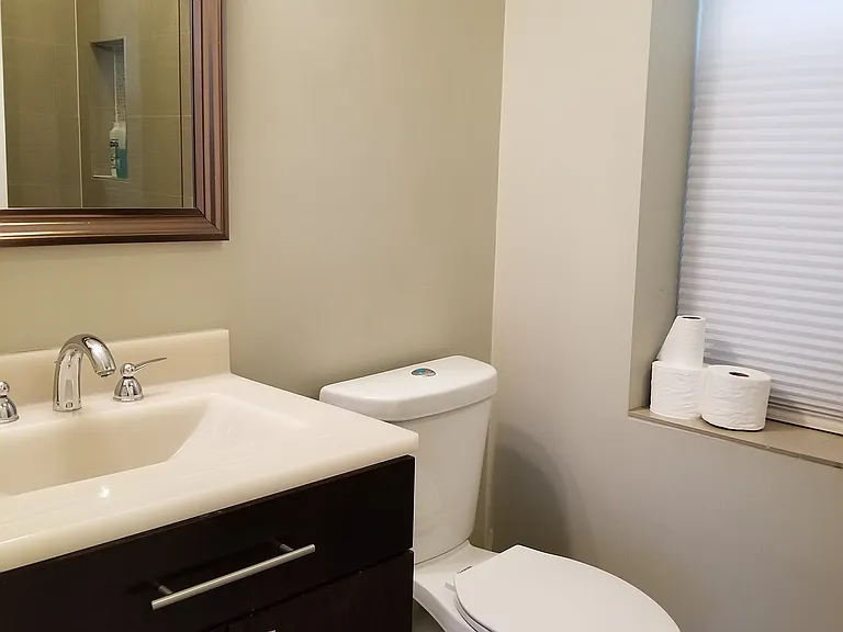 1128 W Fry St #2 — Photo 15