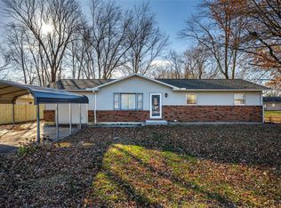 200 E Burton St, Gillespie, IL 62033