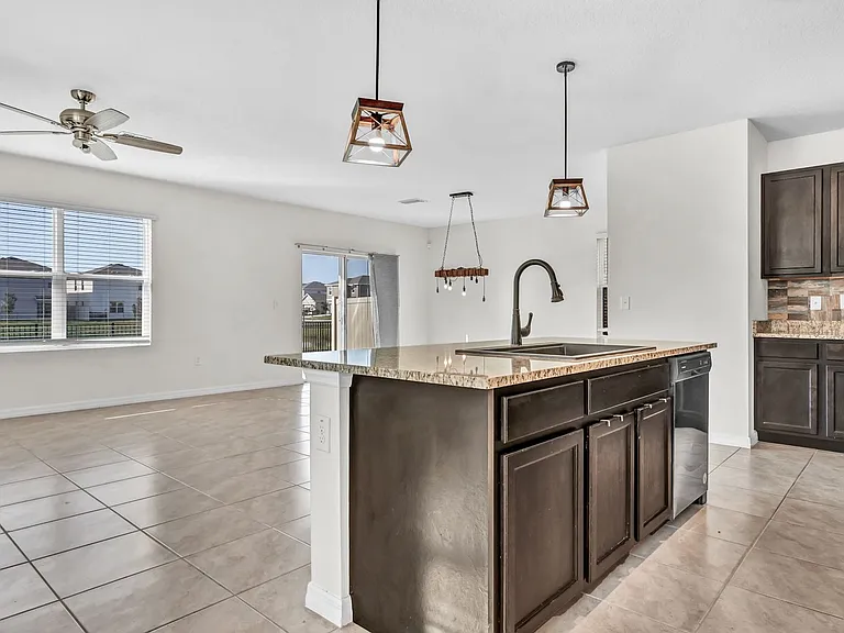 3097 Suncoast Plains Dr — Photo 6