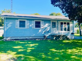 918 Dingwall Dr, Owosso, MI 48867