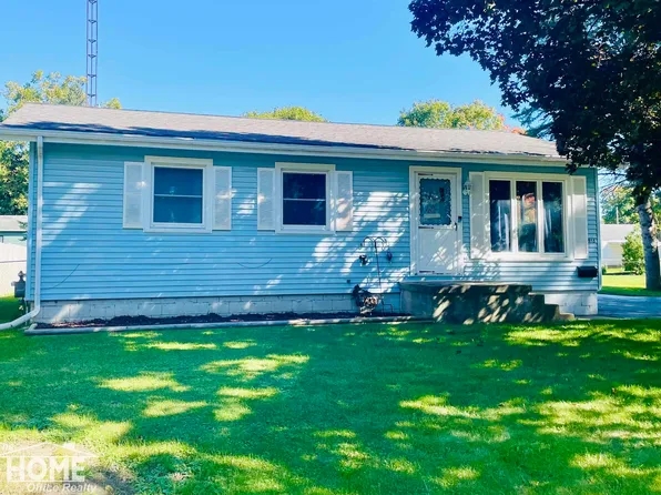 918 Dingwall Dr, Owosso, MI 48867