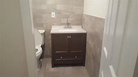 Rented by R New York