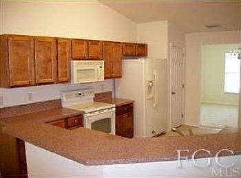 4th image of 1002 Oak Ave