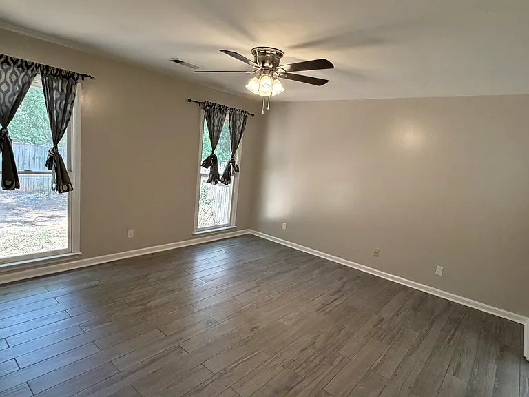 1343 Maplebrook Dr — Photo 13