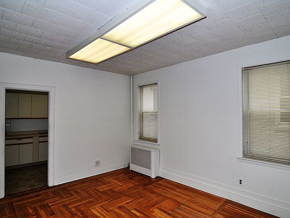 4th image of 4310 Skillman Ave