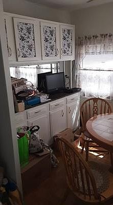 3rd image of 252 Newbury St #4