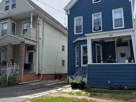 3rd image of 386 Summer Ave