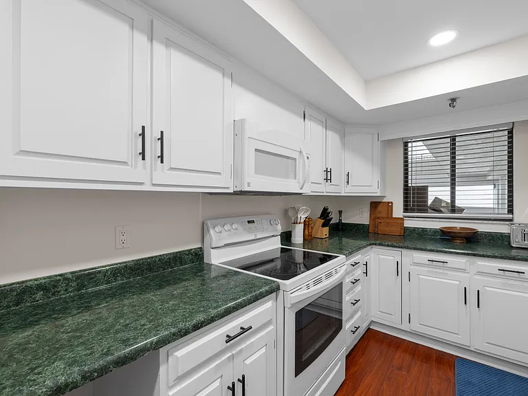 1104 Ben Franklin Dr #518 — Photo 24