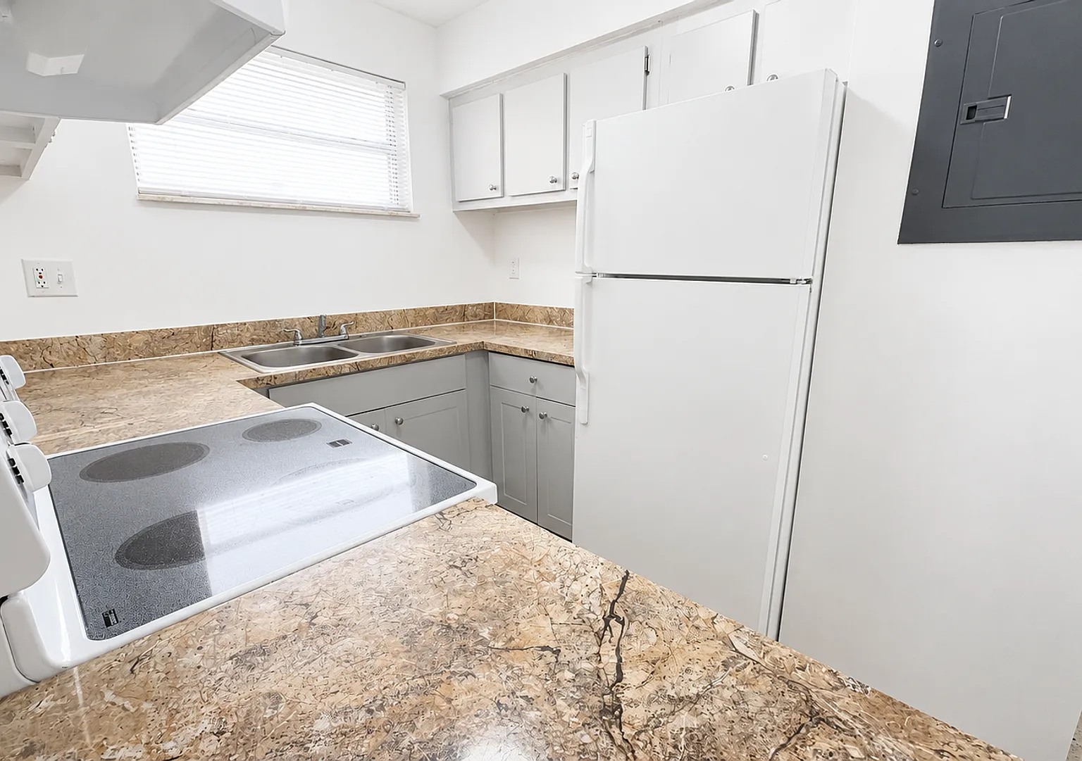 Giovanna Apartments — Photo 2