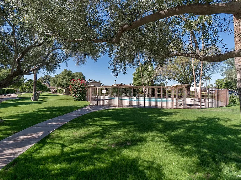 7628 E Camelback Rd — Photo 14