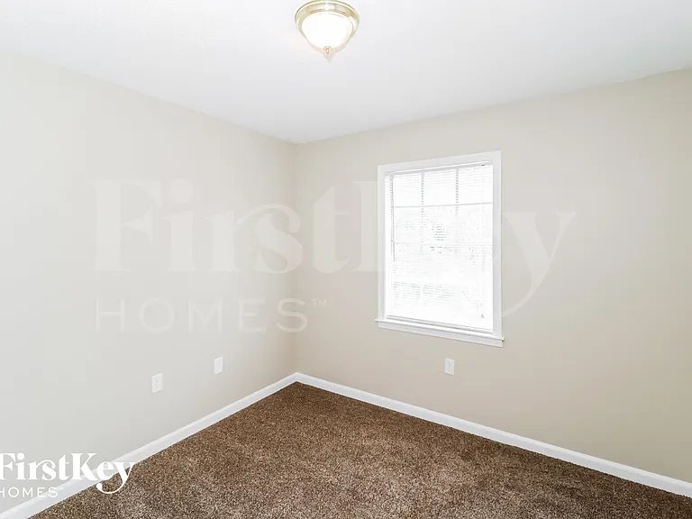 5373 Banbury Ave — Photo 13