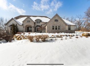 1204 Saratoga Ln, Lake Geneva, WI 53147