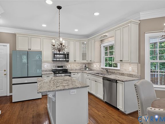 5th image of 11937 Dunvegan Ct