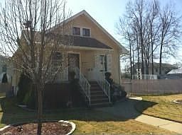 2nd image of 42 Birk St