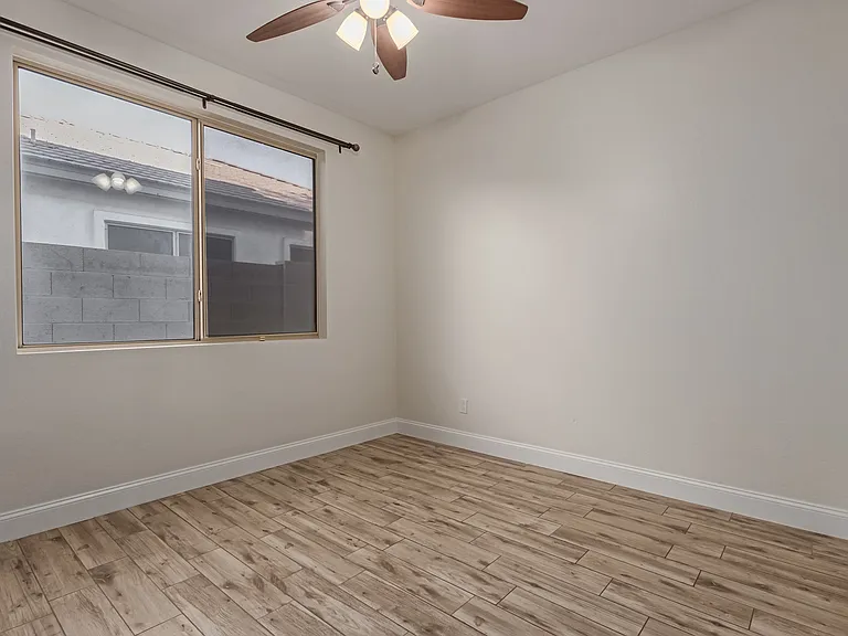 563 E Krista Way — Photo 19