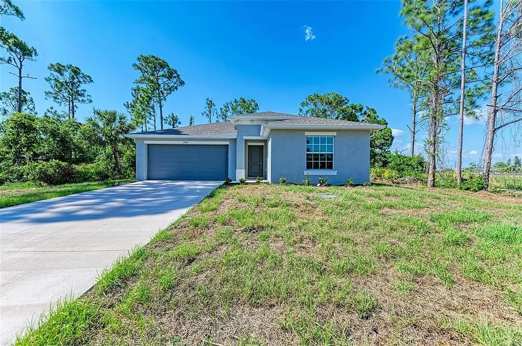 4 bed, 2.0 bath, 1941 sqft, $2,250 — Photo 1