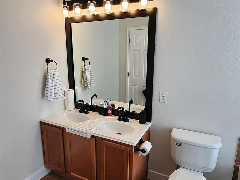 4519 Woodspring Glen Ln — Photo 18