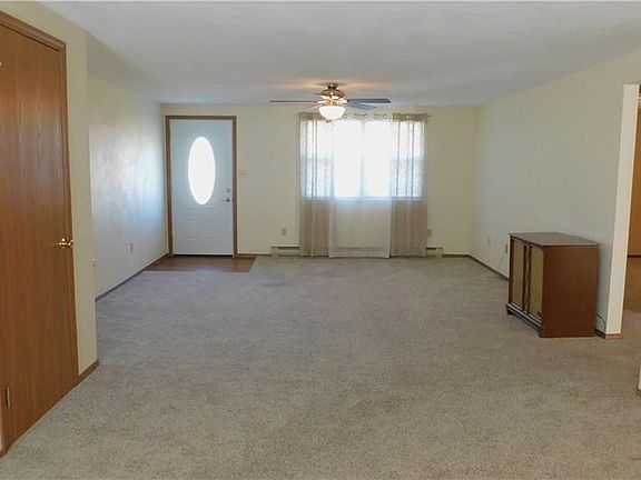 2nd image of 121 Windermere Dr