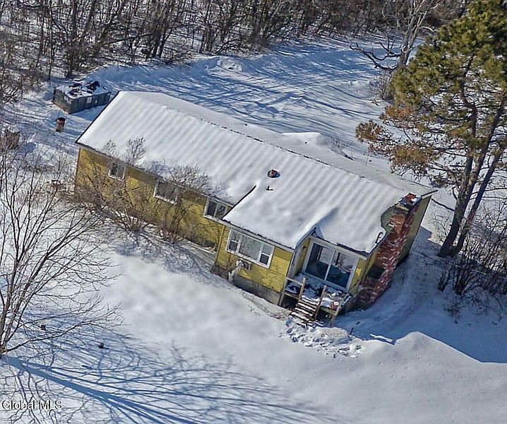 2nd image of 1027 Township Road