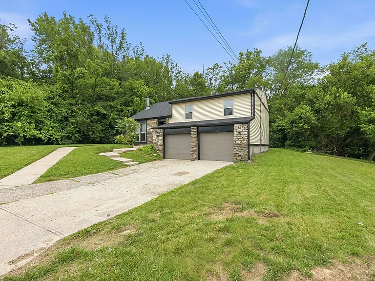 4321 Westwood Northern Blvd — Photo 5