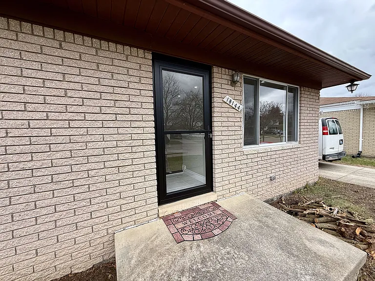 18144 N Oak Dr — Photo 4