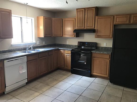 4th image of 1113 Bloodworth Ln