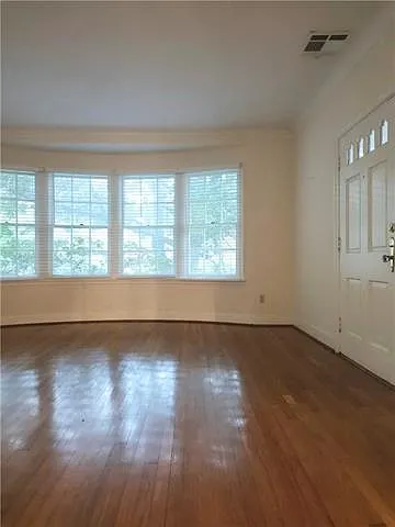 111 Stella St — Photo 6