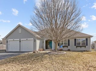 2096 Whitetail Dr, Aurora, IL 60503