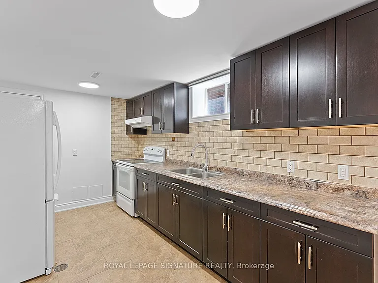 502 Westmount Ave #LOWER — Photo 8