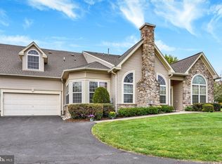 203 Fairway Dr, Warminster, PA 18974