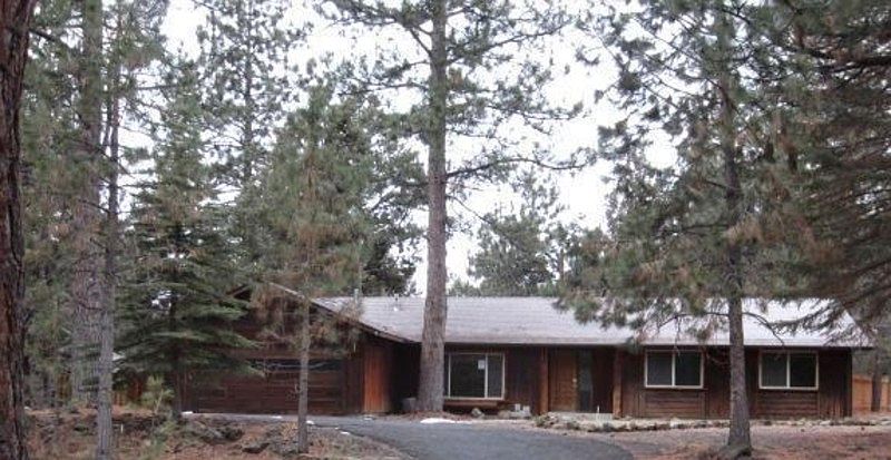 2nd image of 61365 King Solomon Ct