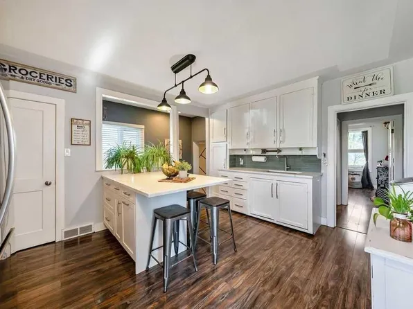 101 N South Railway St, Okotoks, AB T1S 1K6