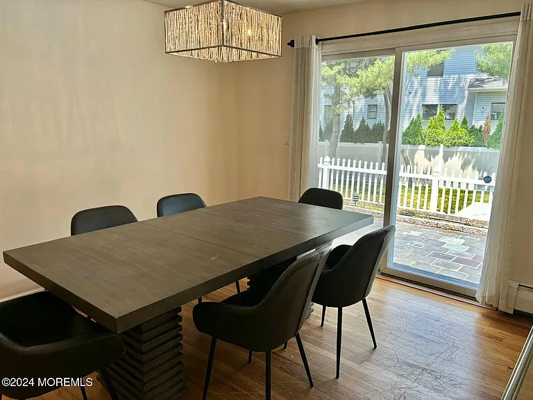 311 Roosevelt Ave — Photo 8