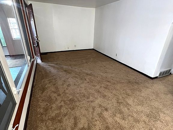 4th image of 4601 W 82nd St