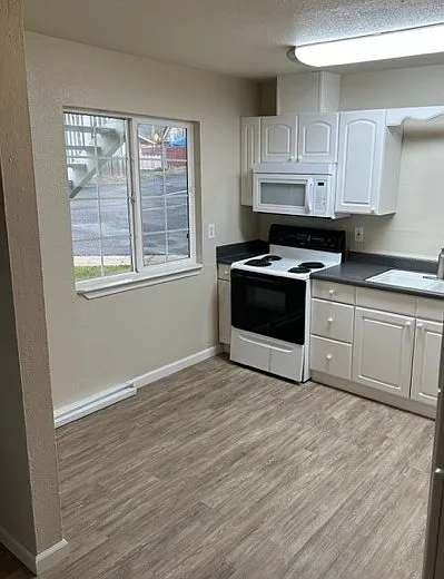 140 Sequoia Ave #2 — Photo 2
