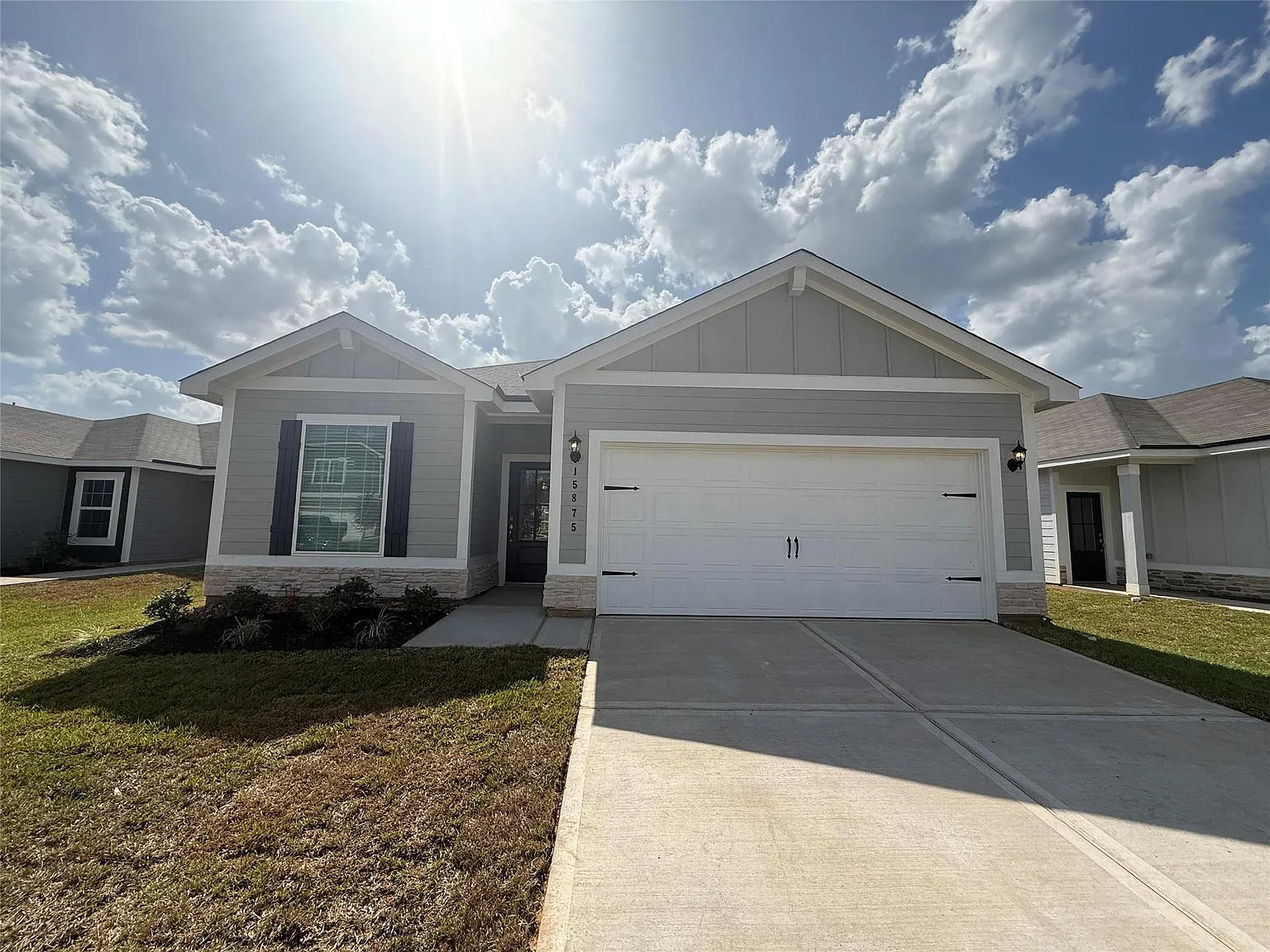 4 bed, 2.0 bath, 1852 sqft, $1,955 — Photo 1