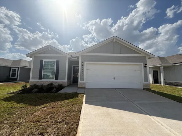 15875 Berry Hill Dr, Conroe, TX 77303