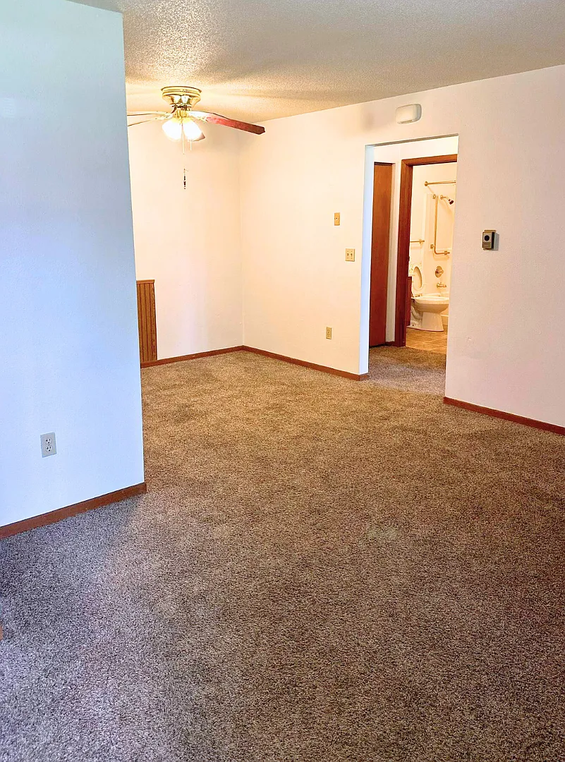 2 bed, 645 sqft, $825 — Photo 4