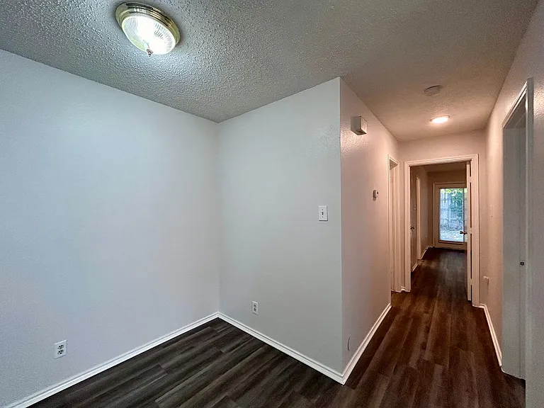 9212 Kempler Dr — Photo 9