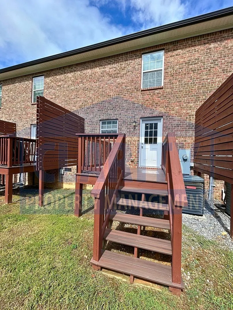 1807 Forest Ridge Dr. SW #2-5 — Photo 3