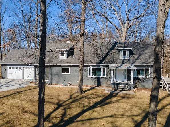 14700 N Allen Ln, Mount Vernon, IL 62864