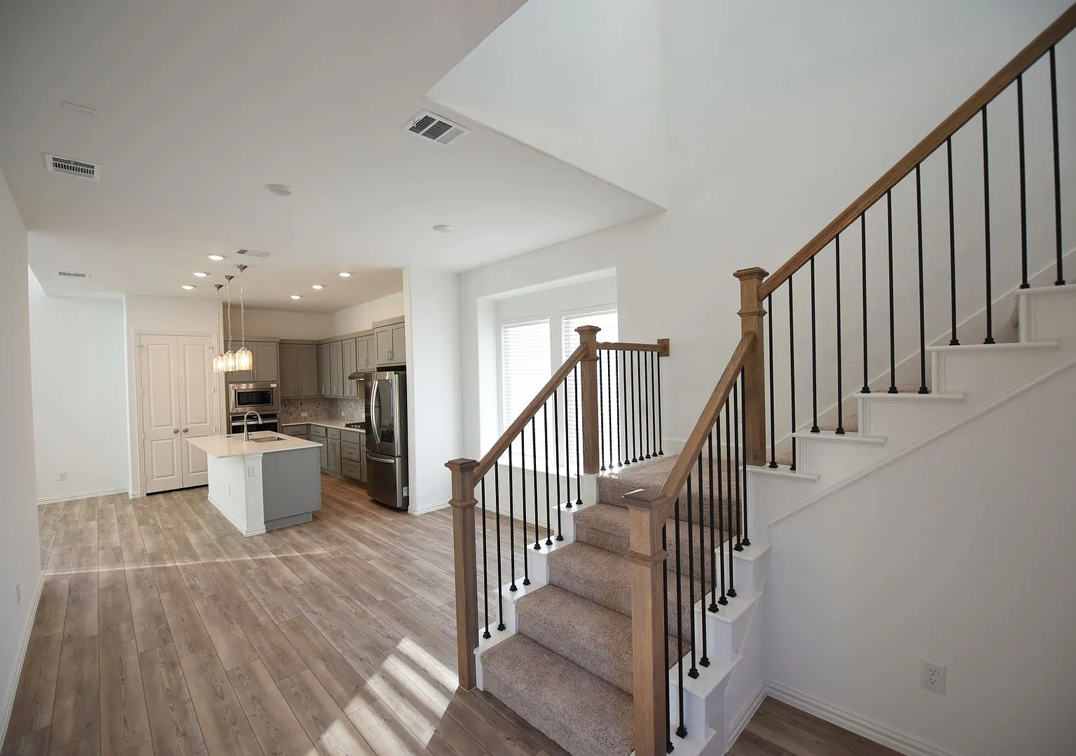 New Valley Ranch Home in Legends Crossing! — Photo 4