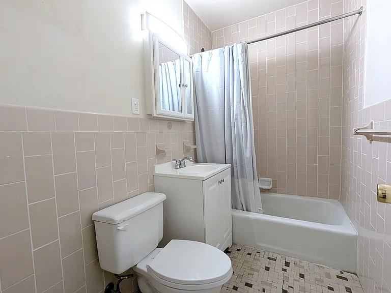 580 Amsterdam Ave #5A — Photo 6