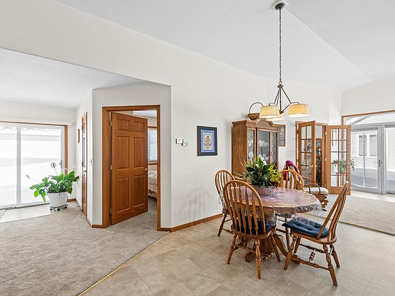 4th image of 728 Amanda Ln