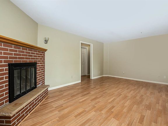 5th image of 1291 Deanna Dr