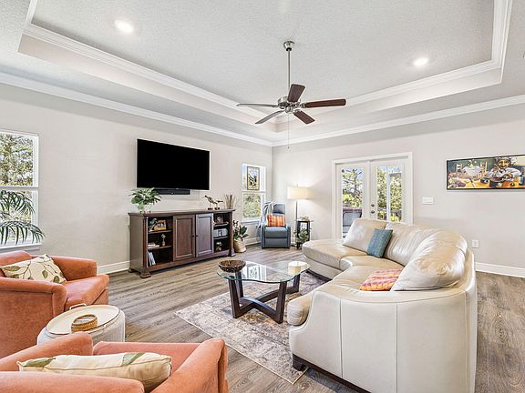 3rd image of 615 Golf Club Dr