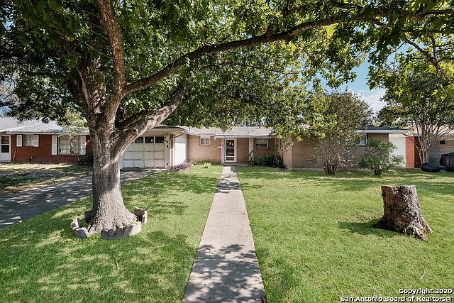 1st image of 811 Pickwell Dr