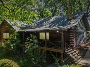 168 Airlane Dr, Hookstown, PA 15050