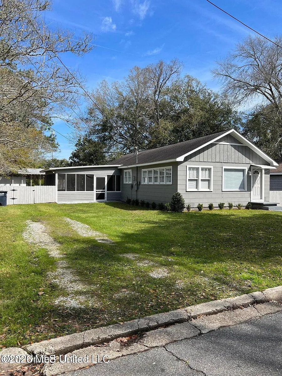 Building Photo - 1509 Bowen Ave