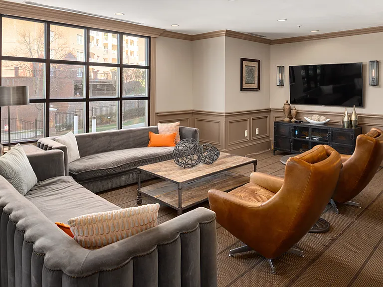 Wesley Townsend Apartments at Buckhead — Photo 32